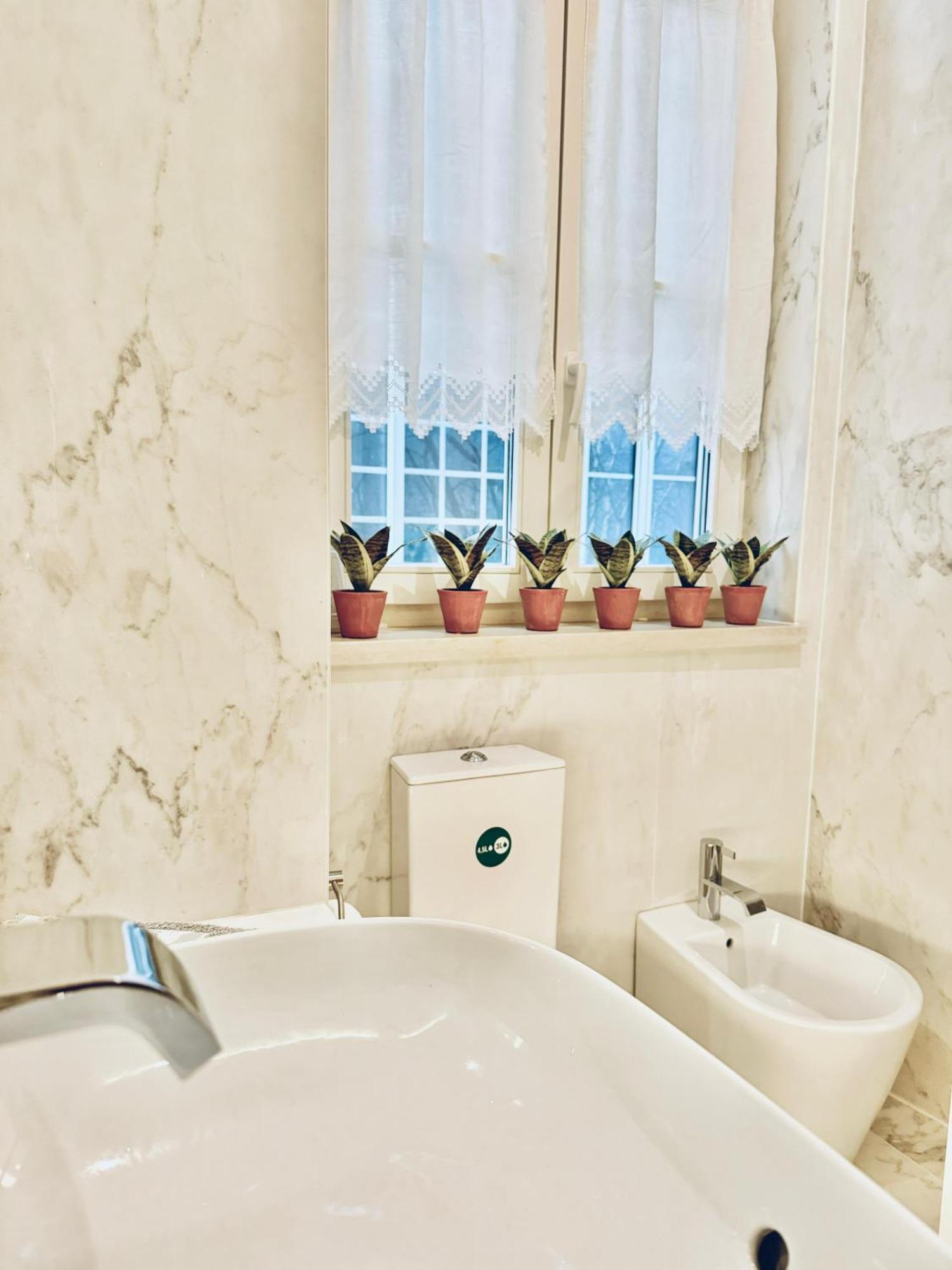 Quarto Com Banheiro Privativo Na Baixa ลิสบอน ภายนอก รูปภาพ