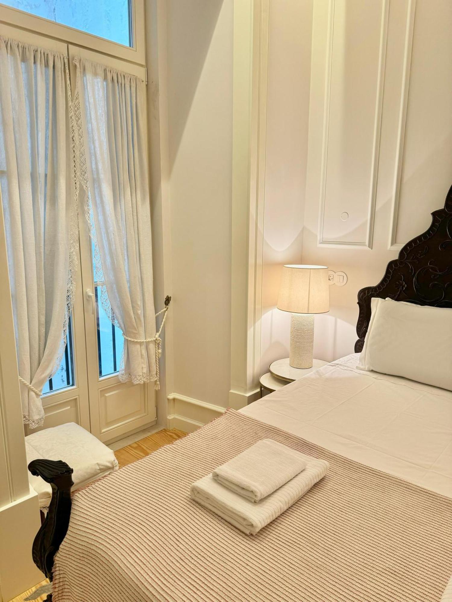 Quarto Com Banheiro Privativo Na Baixa ลิสบอน ภายนอก รูปภาพ